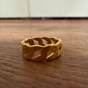 Gold toned flat chain ring​​​​